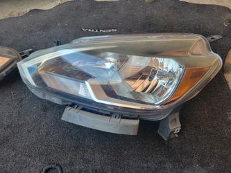 Left Headlight Nissan Sentra 2017