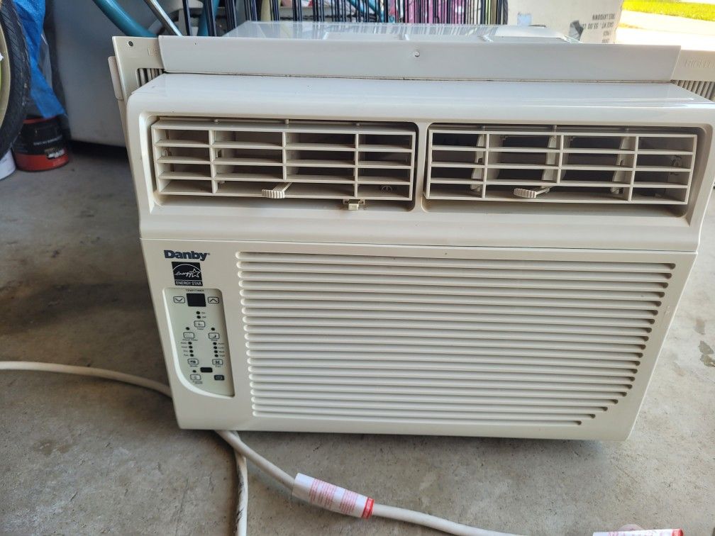 Danby 12000 BTU Window A/C Unit