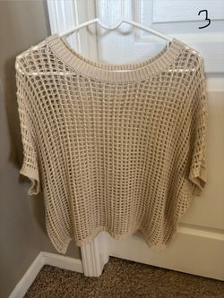 Women’s Short Sleeve Top-Size Medium