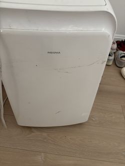 Insignia Portable A/c