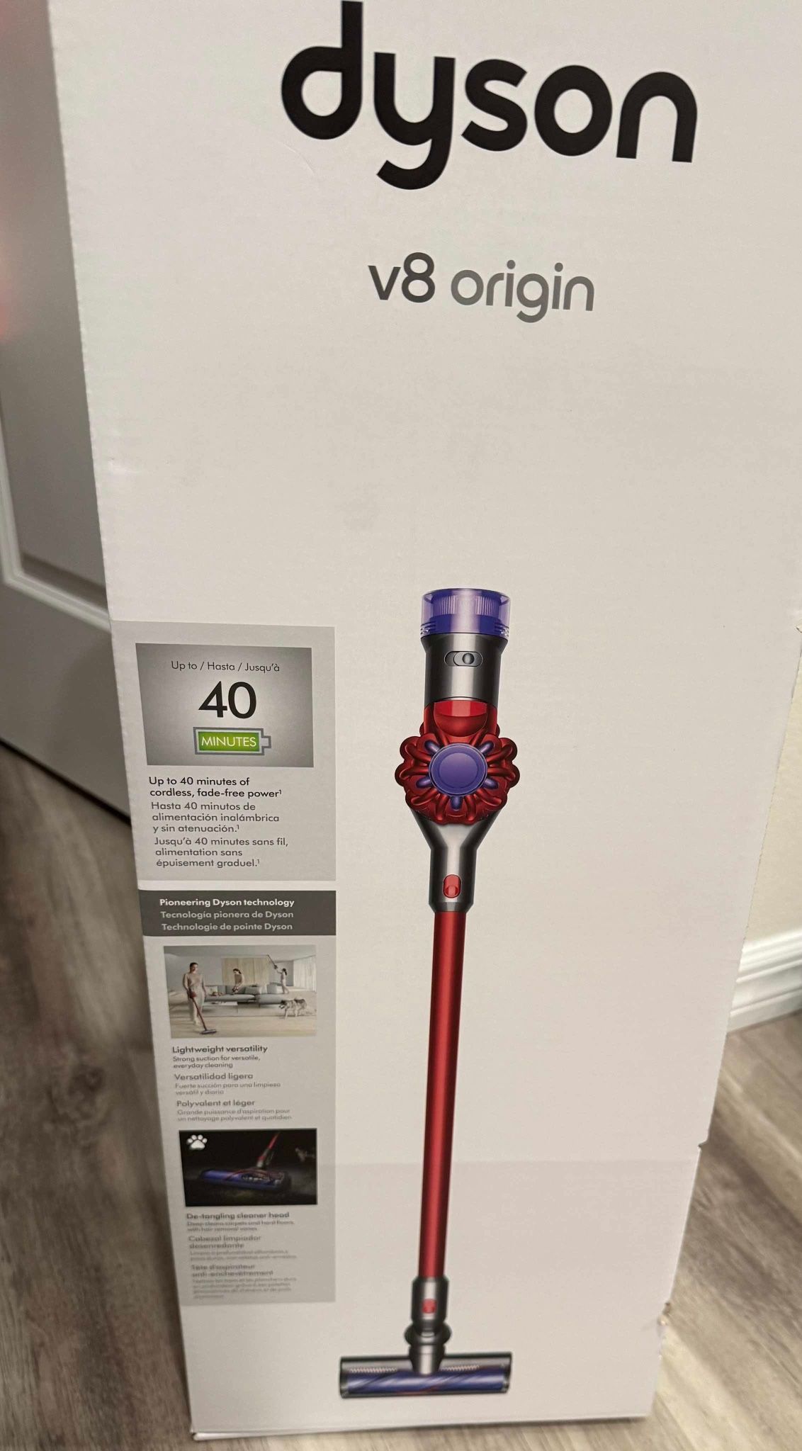 Dyson V8