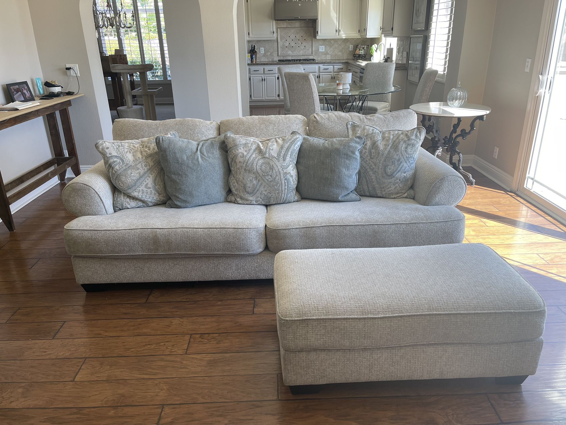 Free Couch With Oversized Chair And Ottoman 