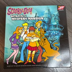 Avalon Hill Scooby-Doo Betrayal at Mystery Mansion Board Game Complete