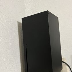 Xbox series X.      Xbox Controller