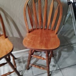 2 Bar Stools