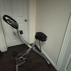 Exerpeutic Upright Folding Exercise Bike – Excellent Condition