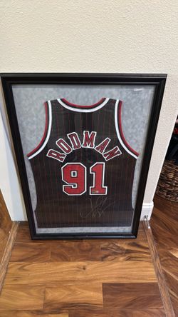 Dennis Rodman Signed Chicago Bulls Jersey – Upper Deck Authenticated – Framed Shadow Box