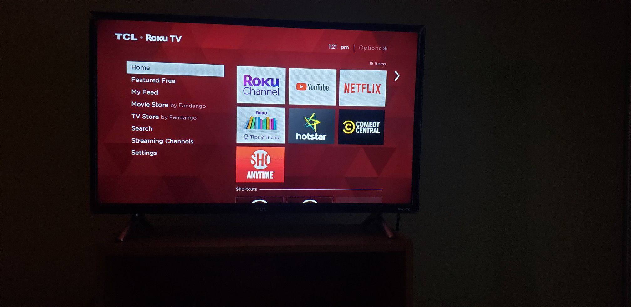 TCL 32 inch Smart TV 60Hz 3 HDMI LED