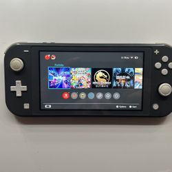 Nintendo Switch Lite + 4 Games (Smash Bros, Crash, Mortal Kombat, Dead by Daylight)