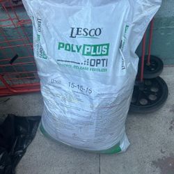 FERTILIZANTE _FERTILIZER of plants Lesco POLI PLUS Opti DE 50 LIBRAS 