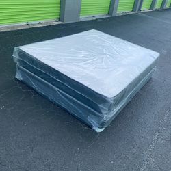 NEW QUEEN REGULAR SET MATTRESS AND BOX SPRING-2pcs 