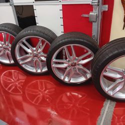 ​MINT OEM Corvette C7 Stingray 19"/20" Upgraded Wheel & Tire Set – Under 1k Miles!