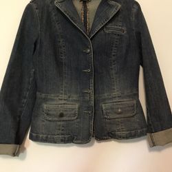 Stylish Fitted Jean Jacket 