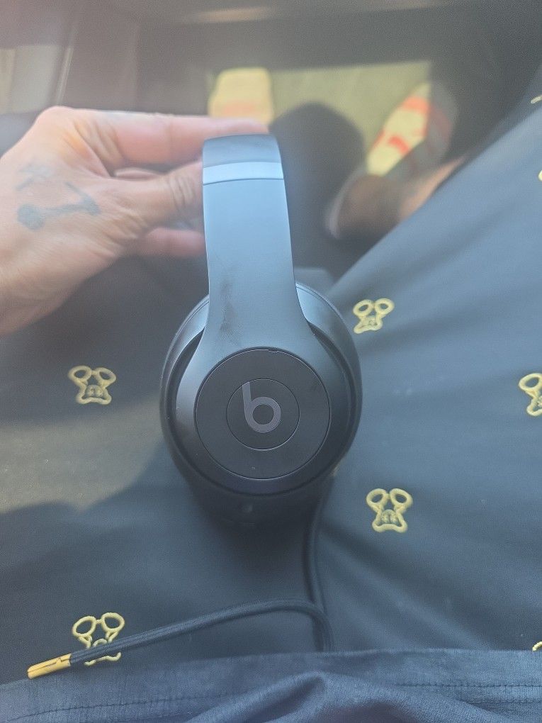 Beats Studio Pro