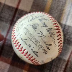 6 Baseballs Signed By The Brooklyn Dodgers In The 1950s Or 1960 