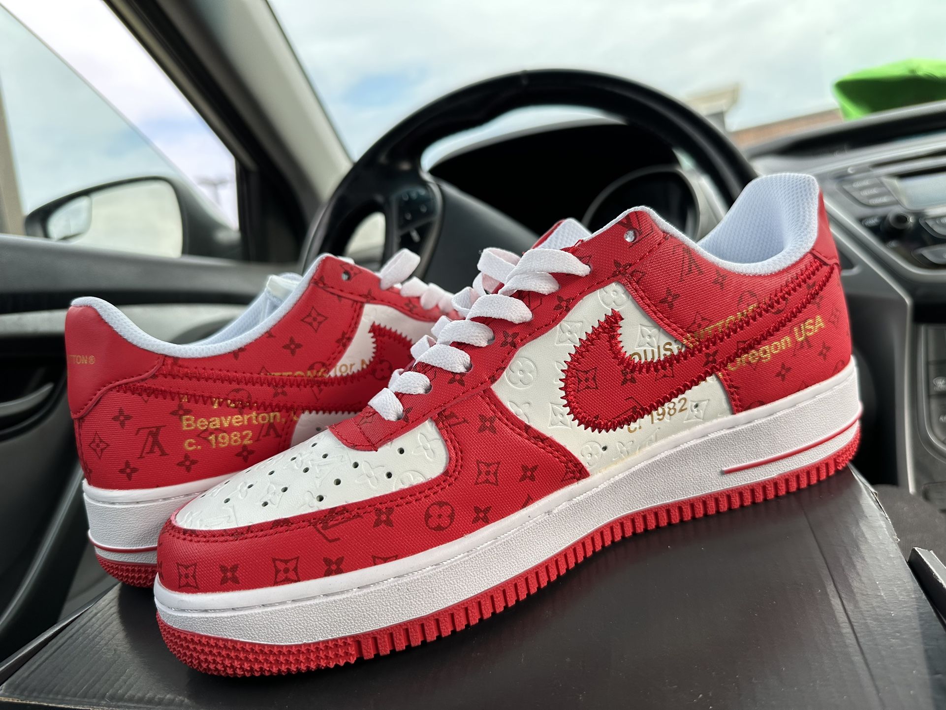 I HAVE HERE YOUR LOUIS VUITTON AF1