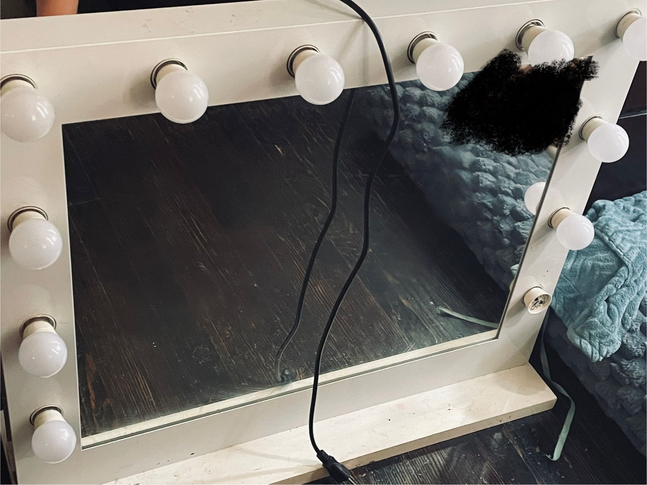 Vanity Mirror With Dim Lights