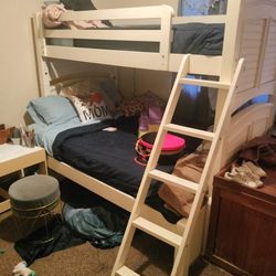 Full And Twin Size Bunk Beds