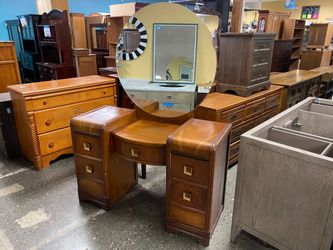 5 Drawer Vanity w/ Circular Mirror & Square Handles