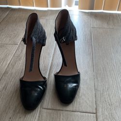 Georgio Armani High Heels Size 9 Never Worn 