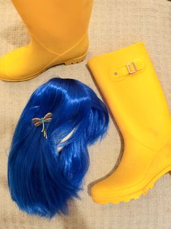Coraline boots and wig with clip