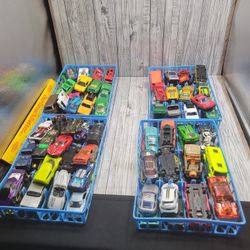 100 1:64 Die Cast Cars