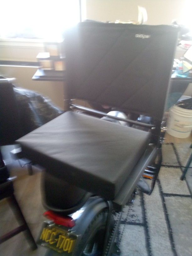 Stadium Chair w/carry strap