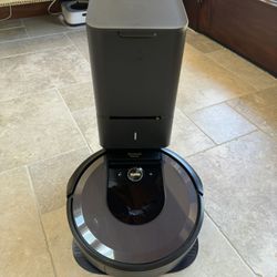 iRobot Roomba i7+ Plus Smart Navigation and Self Emptying