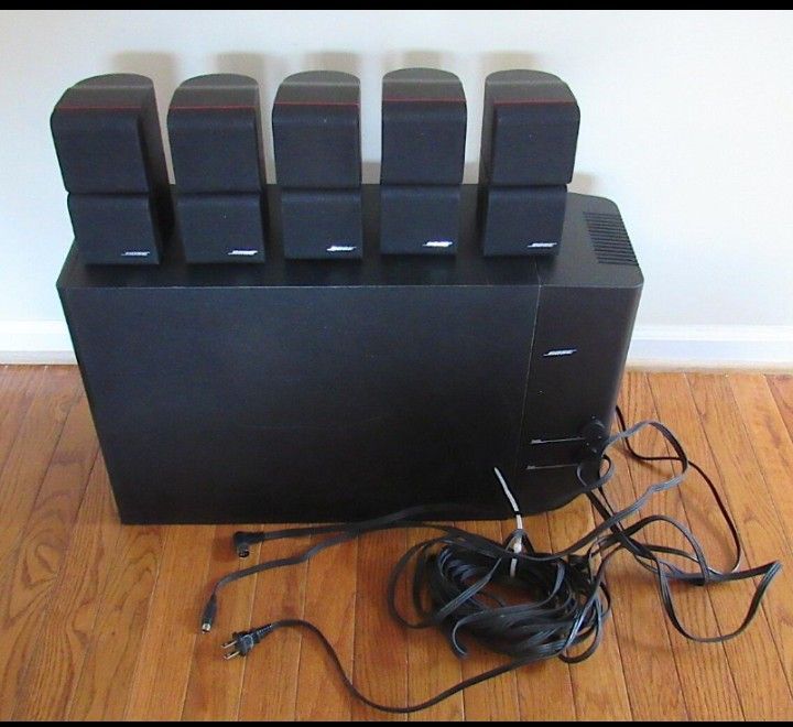 BOSE LIFESTYLE 25 POWERED SPEAKER SYSTEM with 5 Lifestyle Double-Cube Speakers & Power Cord (Black)