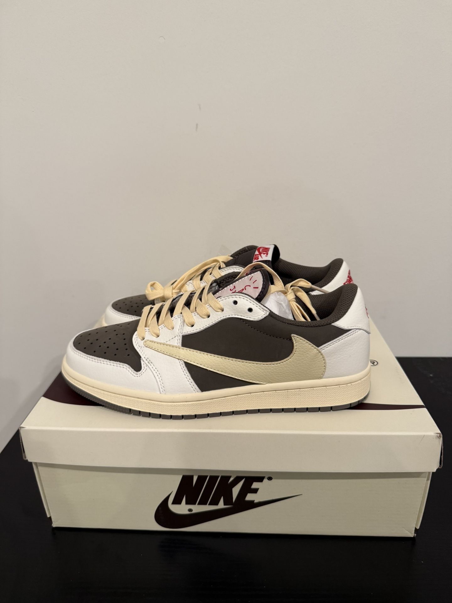 Travis Scott x Air Jordan 1 Low Size 9.5