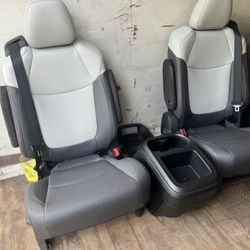 BRAND NEW LEATHER BUCKET SEATS WITH SEATBELTS AND CONSOLE 