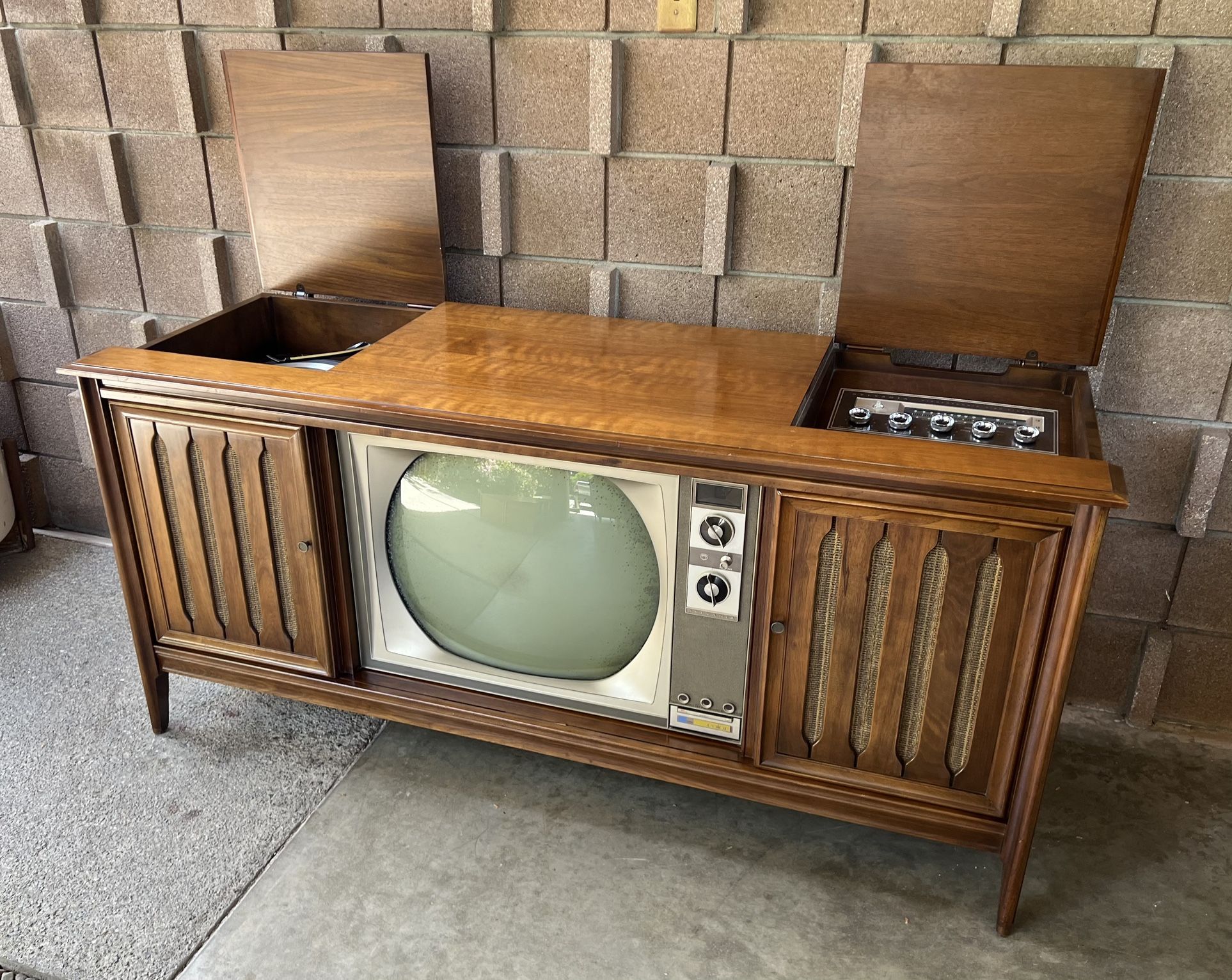 Mid Century Modern Sylvania Stereo Console