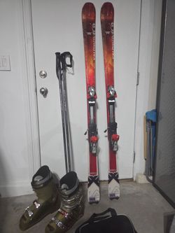Skiis and ski boots
