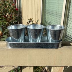 Set Of Tin Flower Pot With Tin Saucer Three Pots Indoor Outdoor