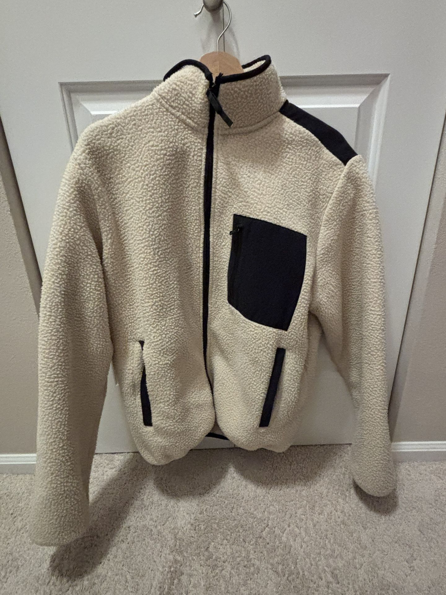 Fabletics Sherpa Jacket – Size Small – Great Condition!