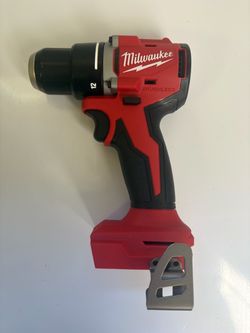 Milwaukee M18 18V Lithium-Ion Brushless Cordless 1/2 in. Compact Drill/Driver (Tool-Only)
