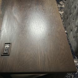 Desk whit 3 drawers & power outlet