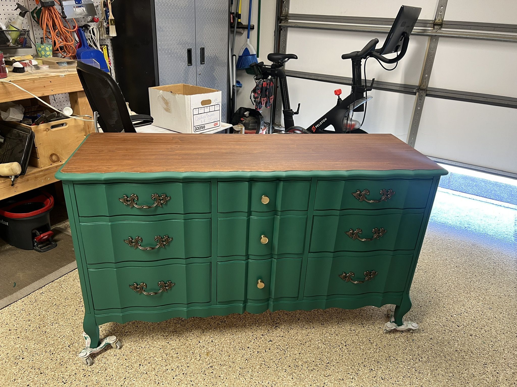 Dresser