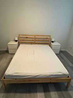 Bedroom Set - Bed Frame, Mattress & 2 Lamps