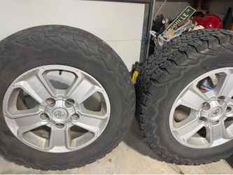 Tires with rims for Toyota