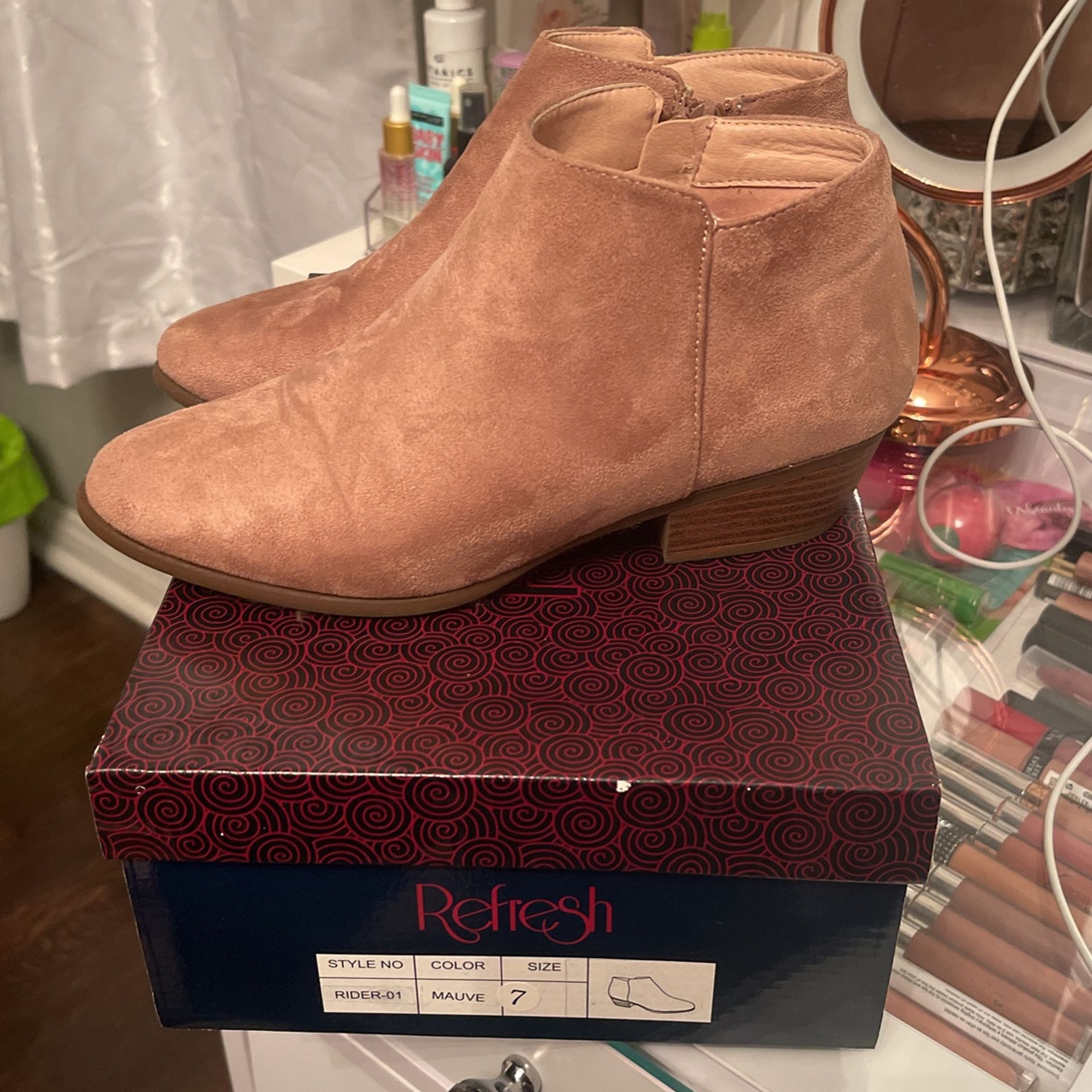 Mauve/Pink boots