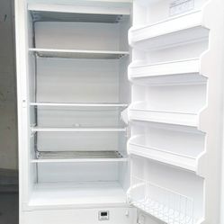FREEZER 21 CU FT LIKE NEW 