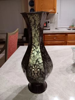 BEAUTIFUL "ELEGANT EXPRESSIONS" DECORATIVE LARGE TUSCAN VASE DIMANTION:14"H×4"1/2 DIAMETER ON TOP.