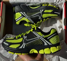 Nike Zoom Vomero 5 Lemon Venom Size 7.5 Women’s Running Shoes New