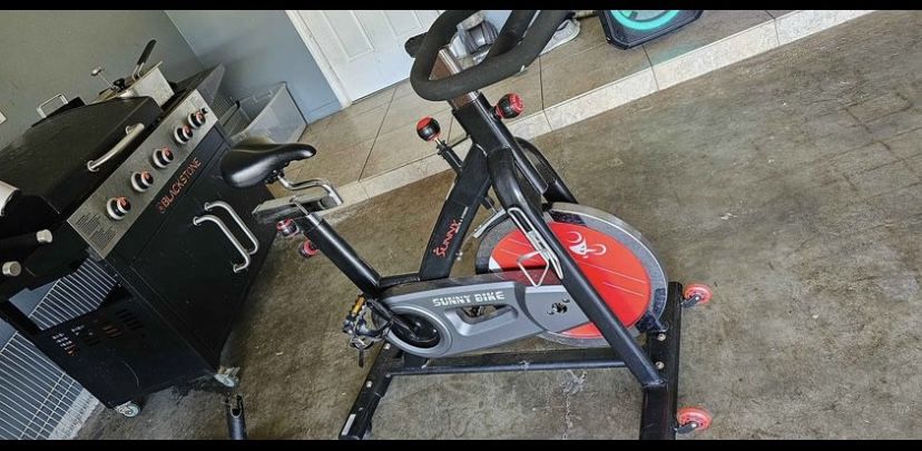 Sunny Health Stationary Bike