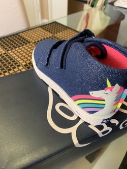 Osh kosh - Brand new - Toddler size 11