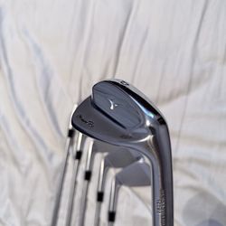 Mizuno 221 and 223 combo set