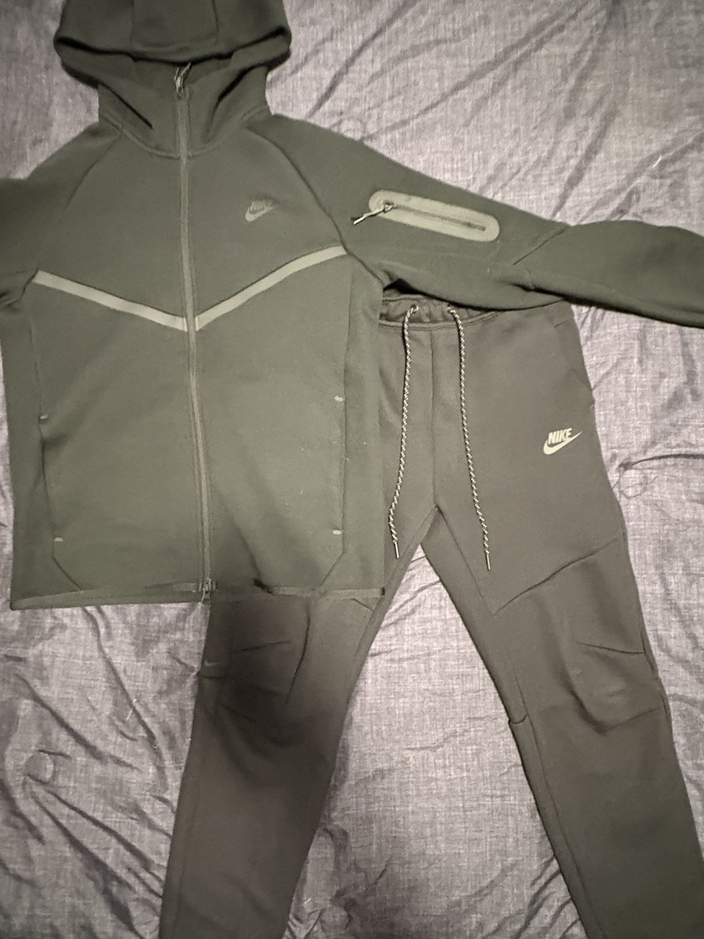 Nike Tech Black Fleece Jacket & Pants