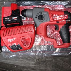 Milwaukee M 12 rotary hammer