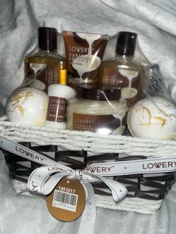 Lovery 9 piece Bath and Body coconut vanilla gift set